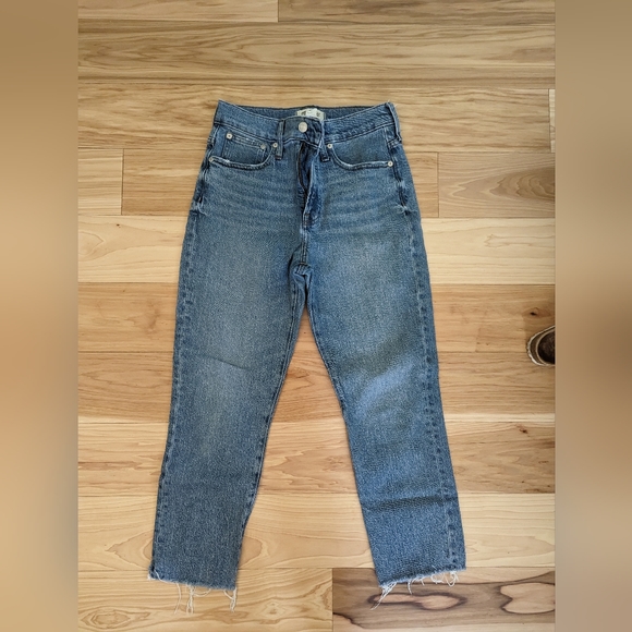 The Perfect Vintage Jean in Ainsworth Wash - Picture 2 of 6